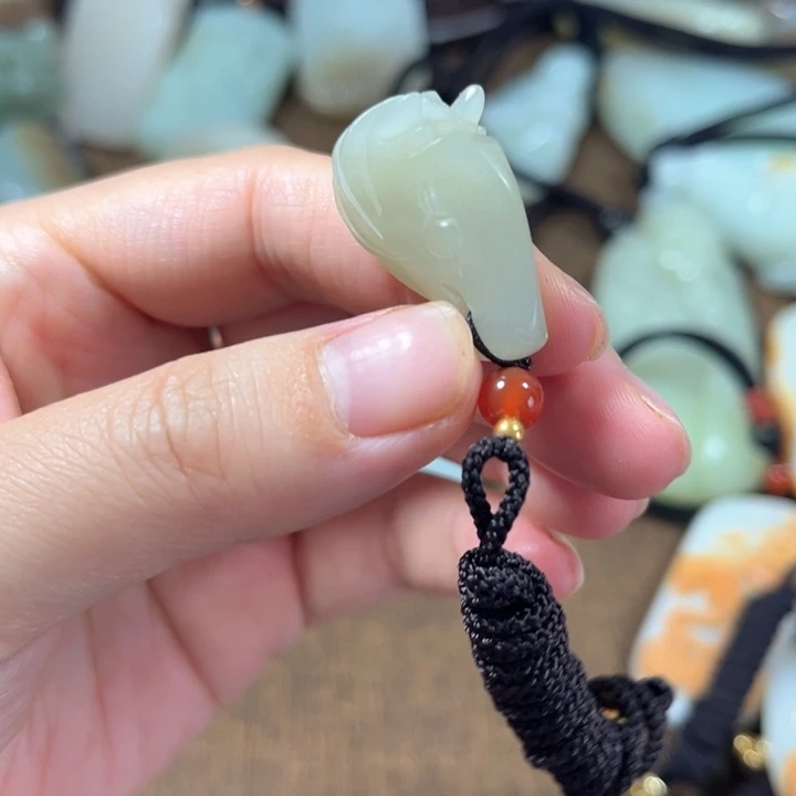 【闪购商品】和田玉未镶嵌颈饰