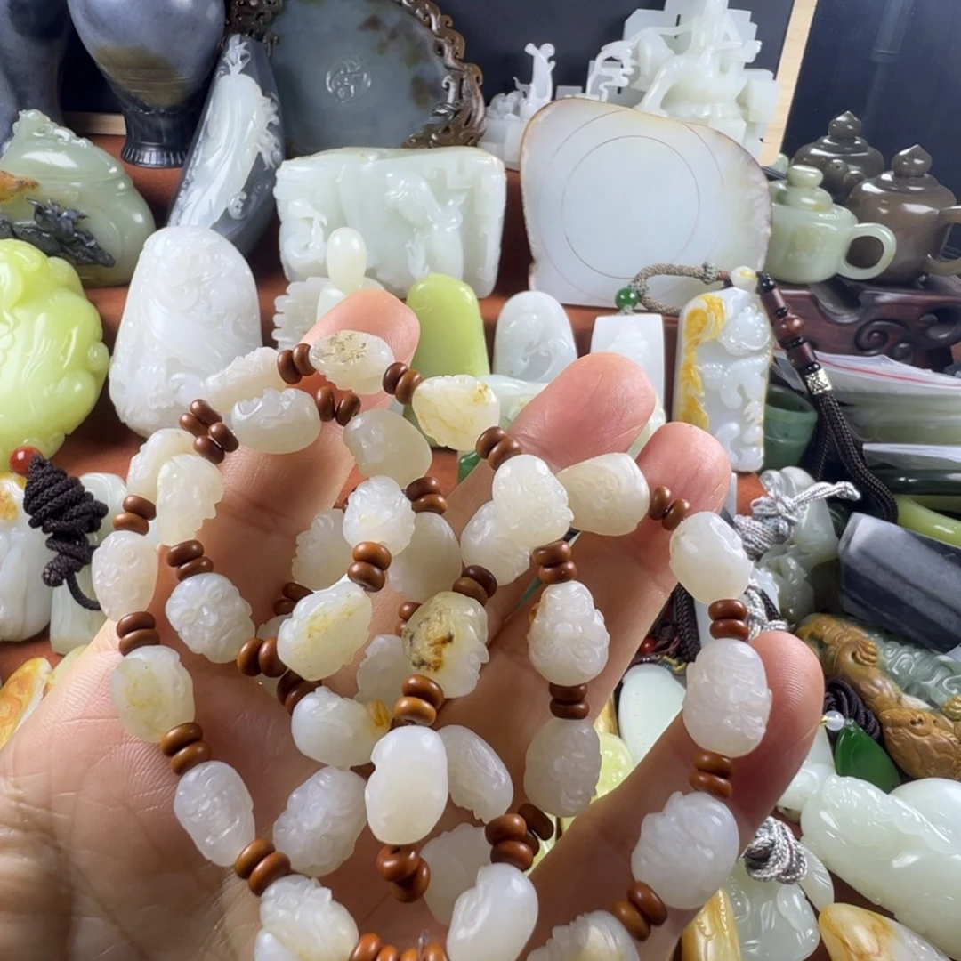 和田玉未镶嵌颈饰