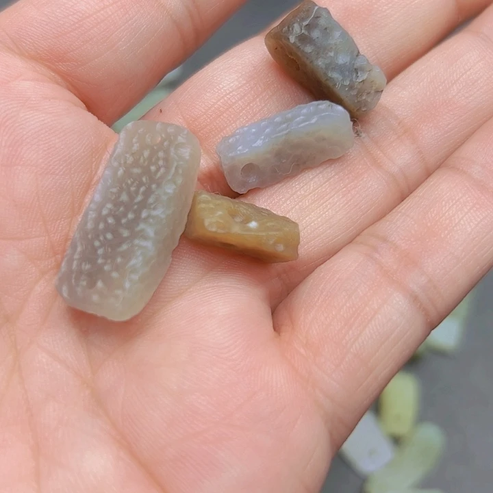 和田玉颈饰未镶嵌ฅ****