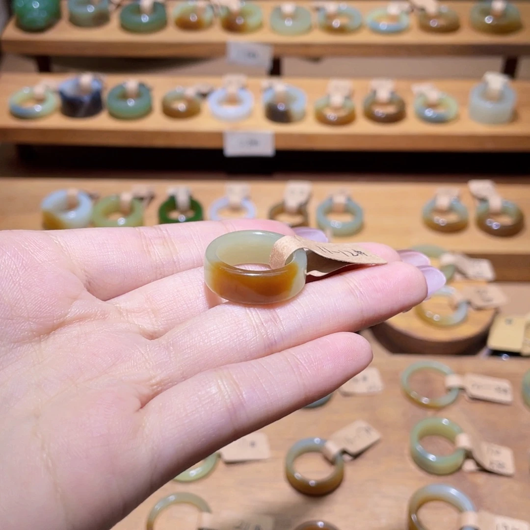 肥***肉和田玉未镶嵌戒指16