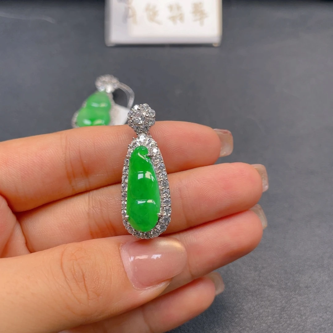 翡翠银S925镶嵌颈饰翡翠