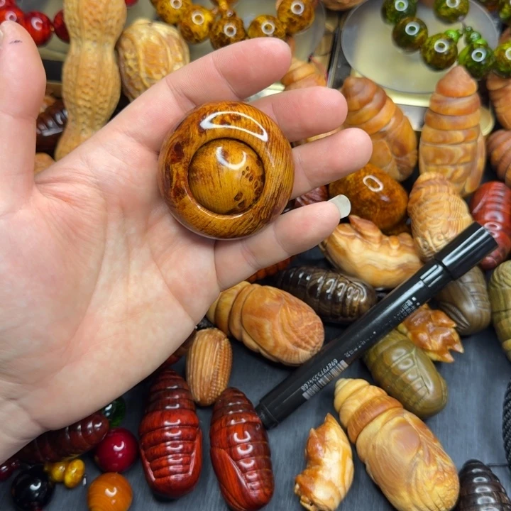 松木琥珀木文玩把件