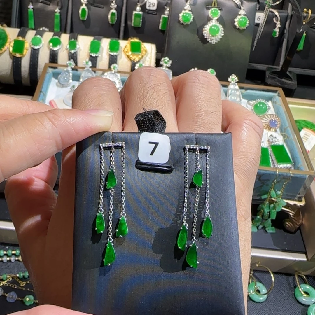 翡翠18K金镶嵌颈饰耳钉