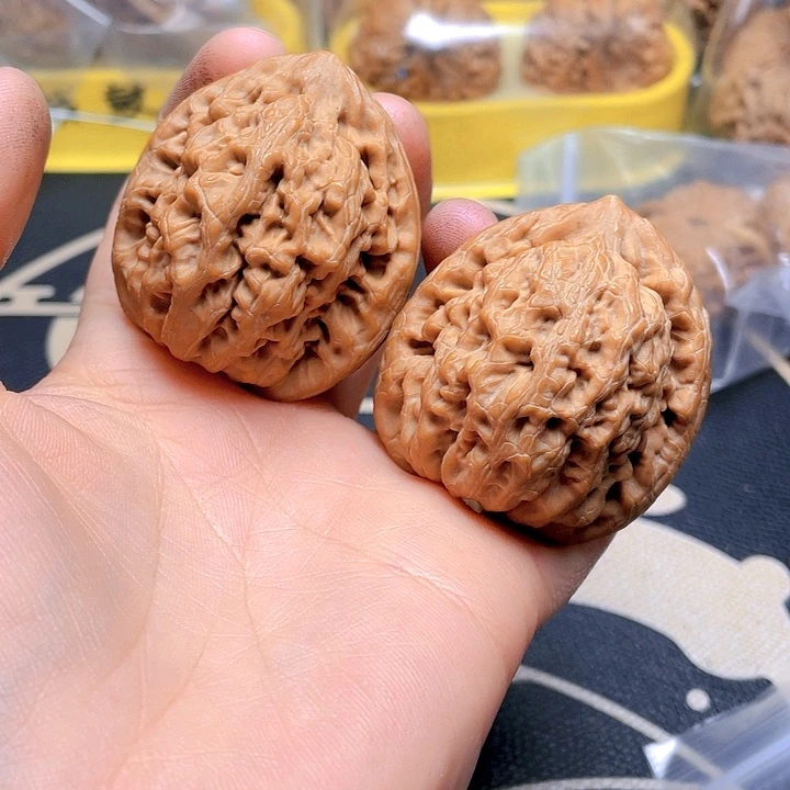 文玩核桃吊坠金公子一对