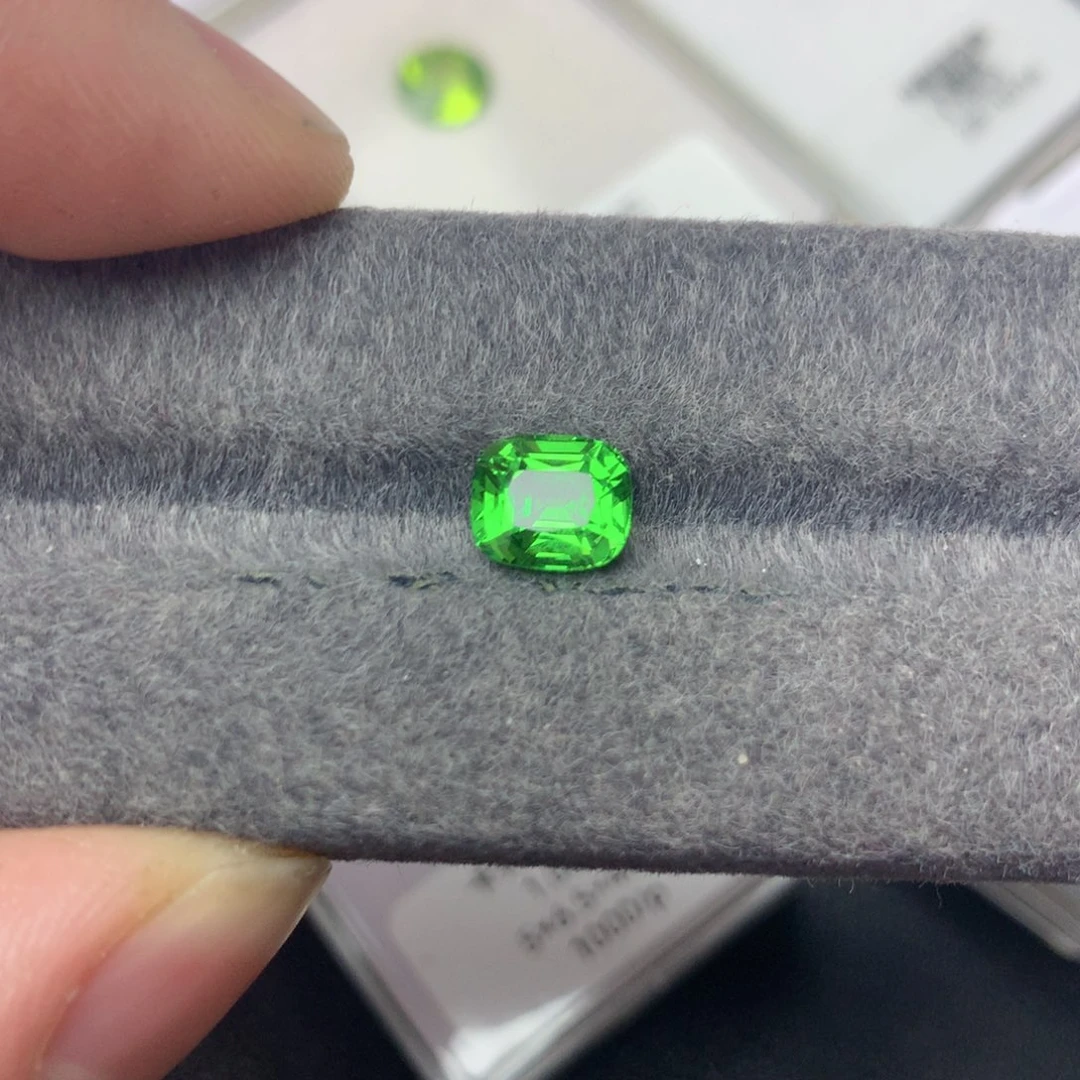 石榴石（沙弗莱）2.02ct未镶嵌微*
