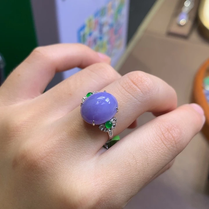 翡翠18K金镶嵌颈饰翡翠