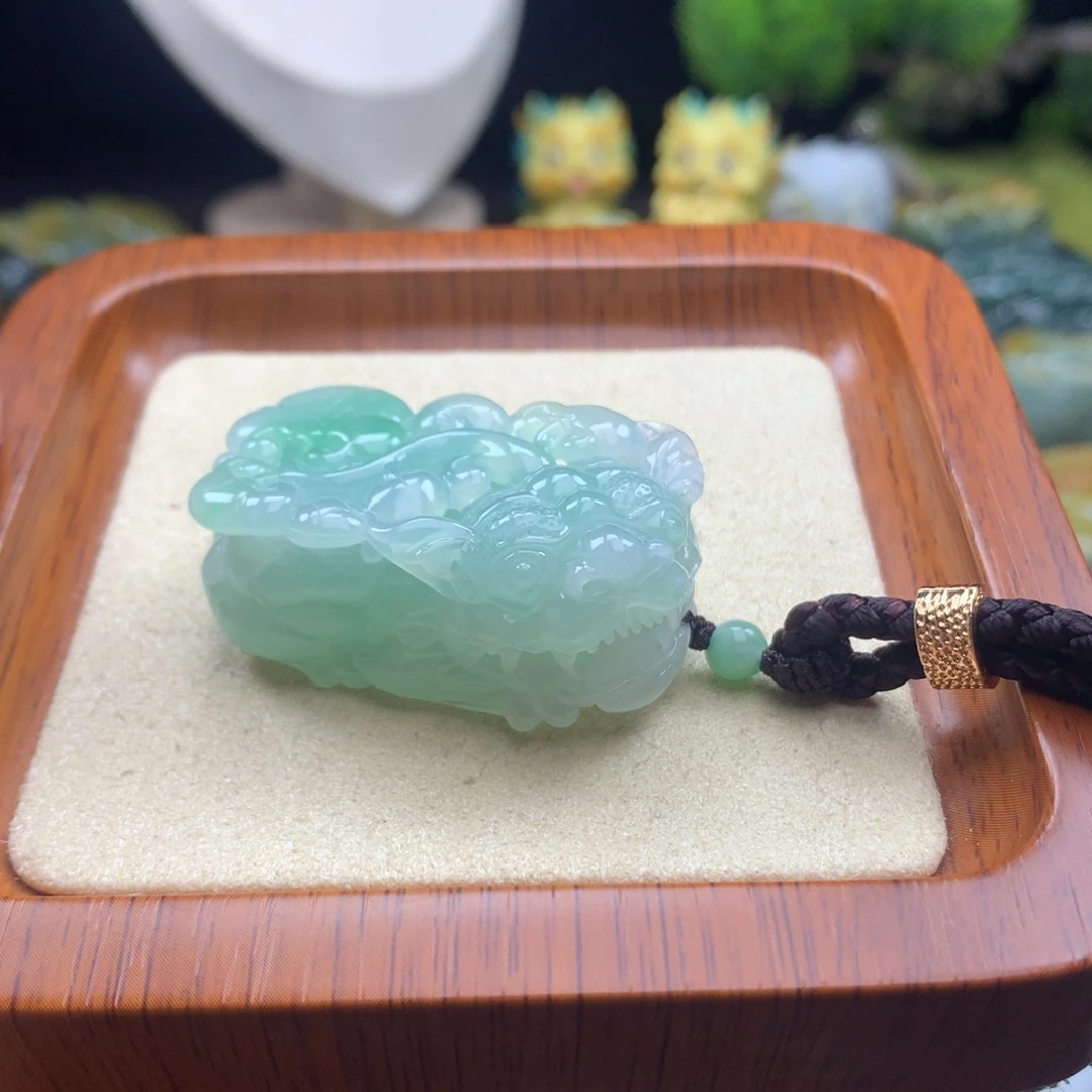 翡翠未镶嵌颈饰翡翠6