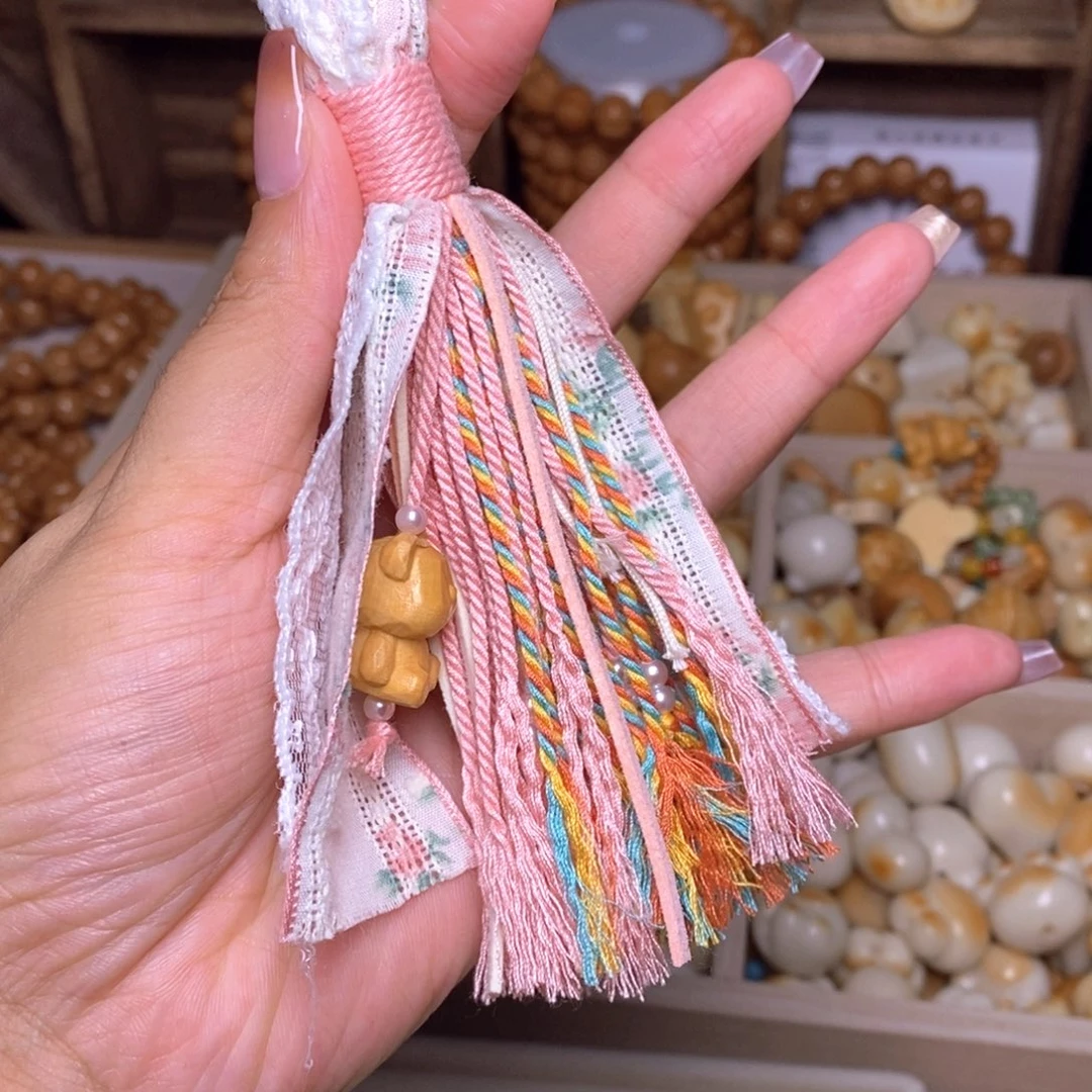 天****猴头核桃吊坠粉红泡泡