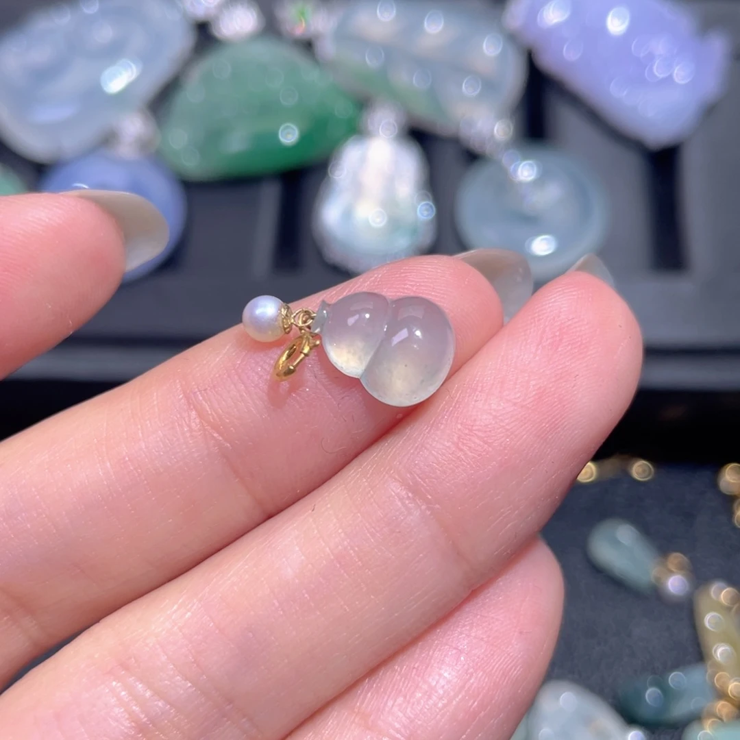 颈饰18K金镶嵌翡翠翡翠