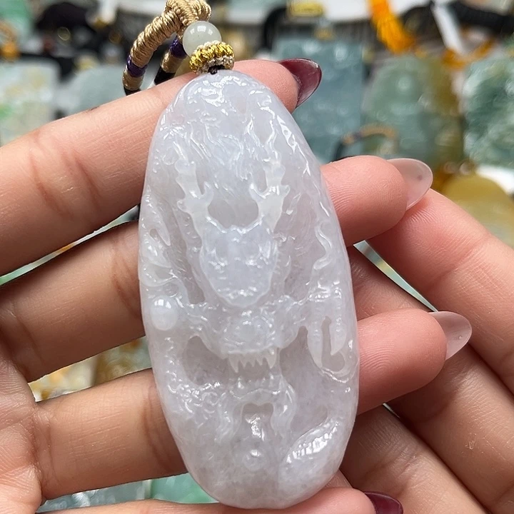 翡翠未镶嵌颈饰龙牌