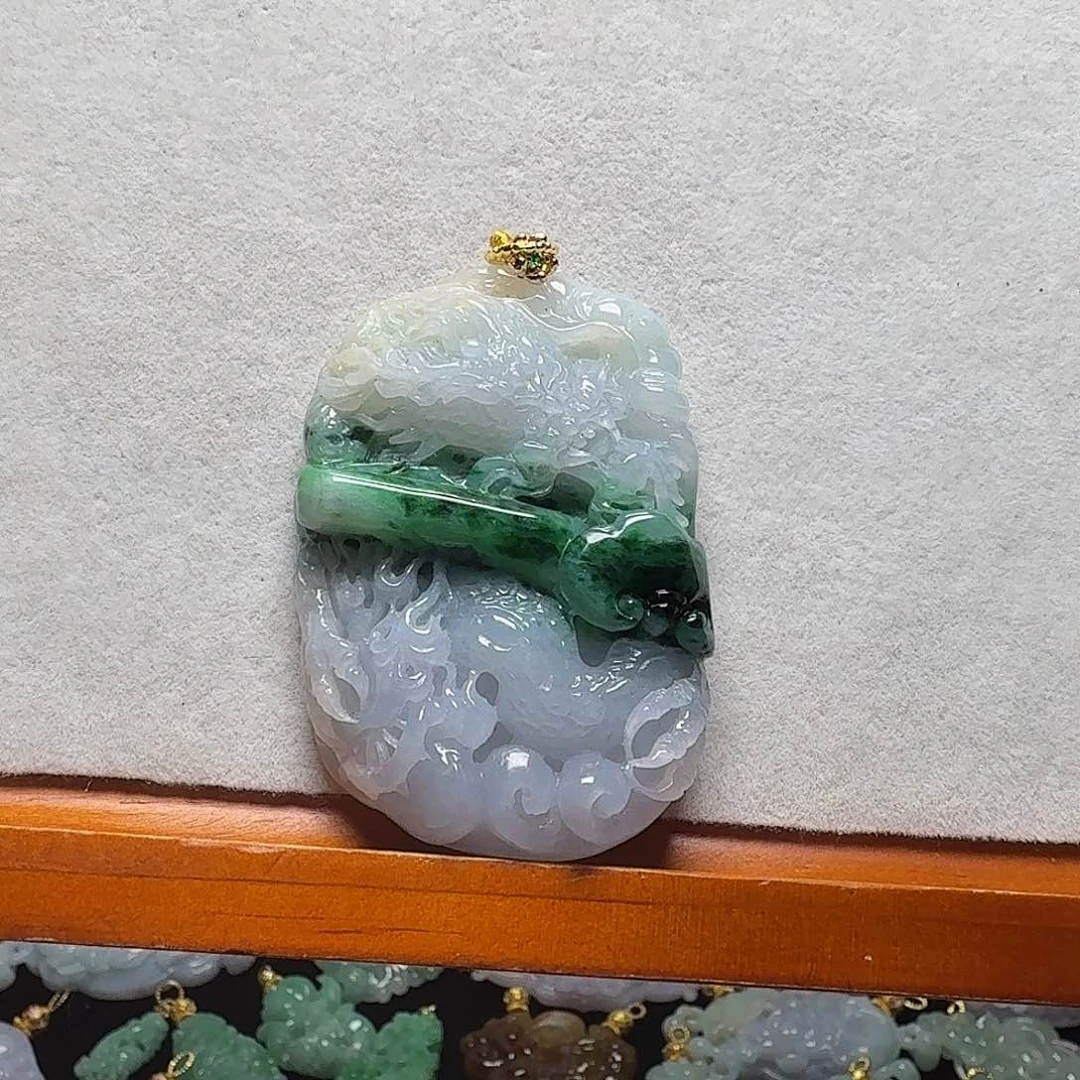吊坠(赠链)未镶嵌翡翠