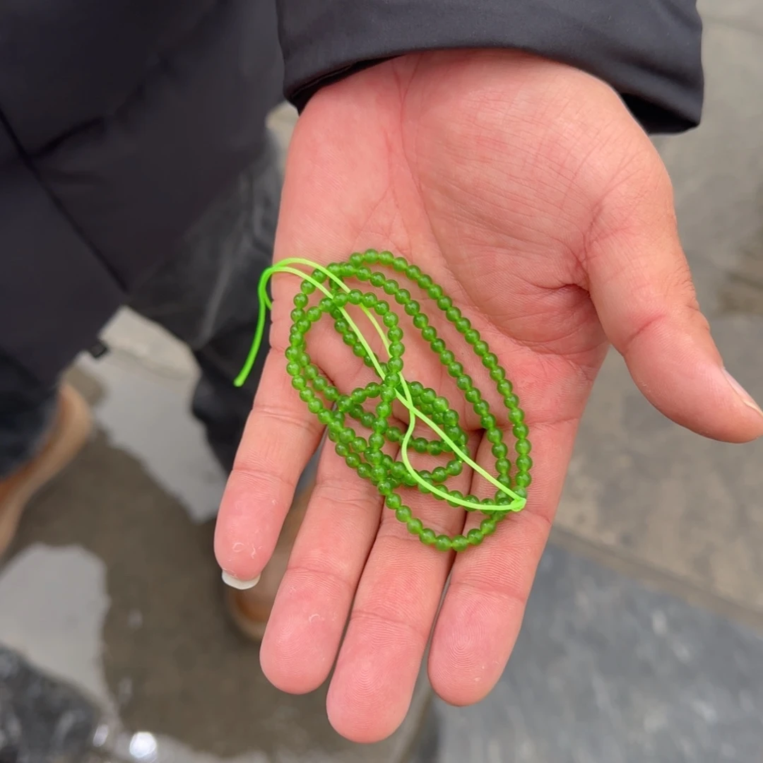 和田玉未镶嵌颈饰俄碧果绿纯净版卡4