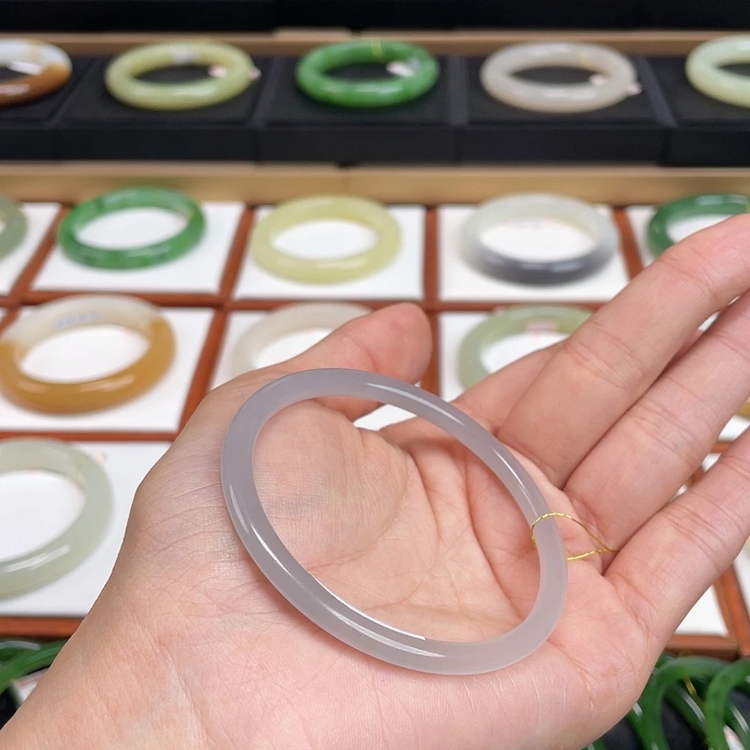 和田玉未镶嵌手镯56