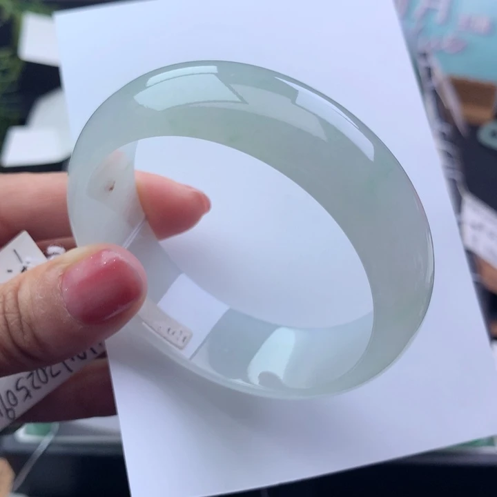 未镶嵌手镯翡翠天然翡翠手镯