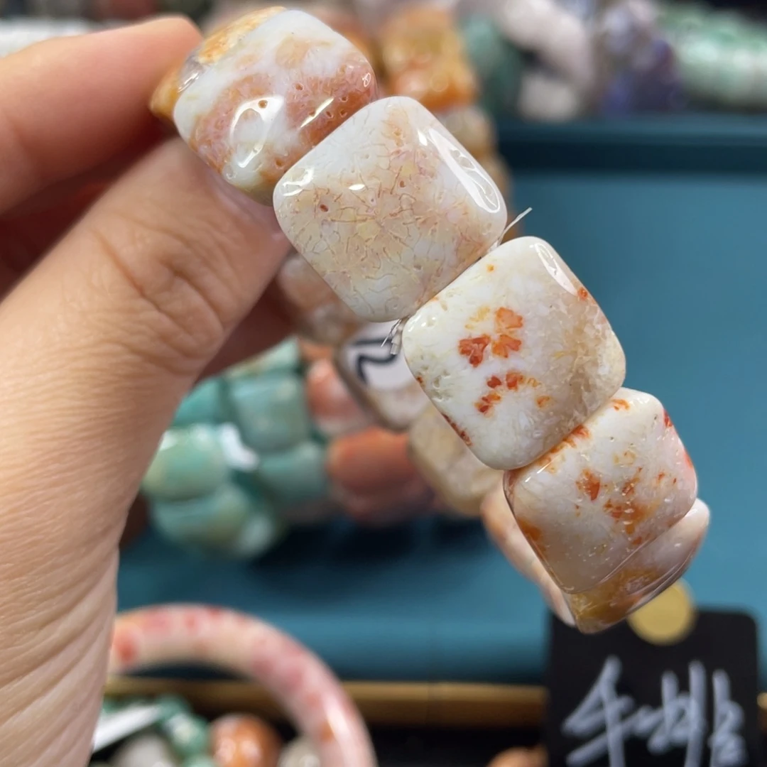 未镶嵌手镯硅化玉