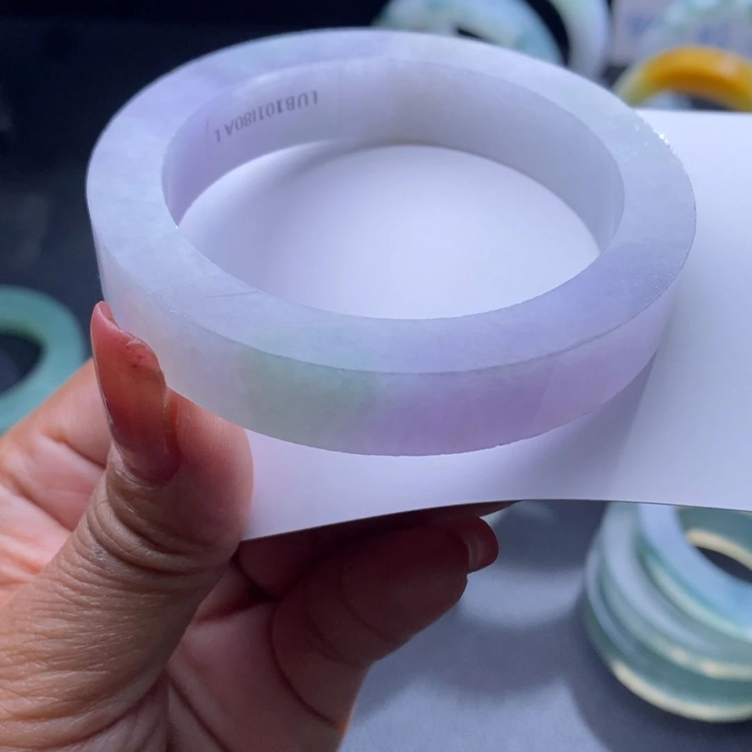 定制翡翠未镶嵌翡翠手镯