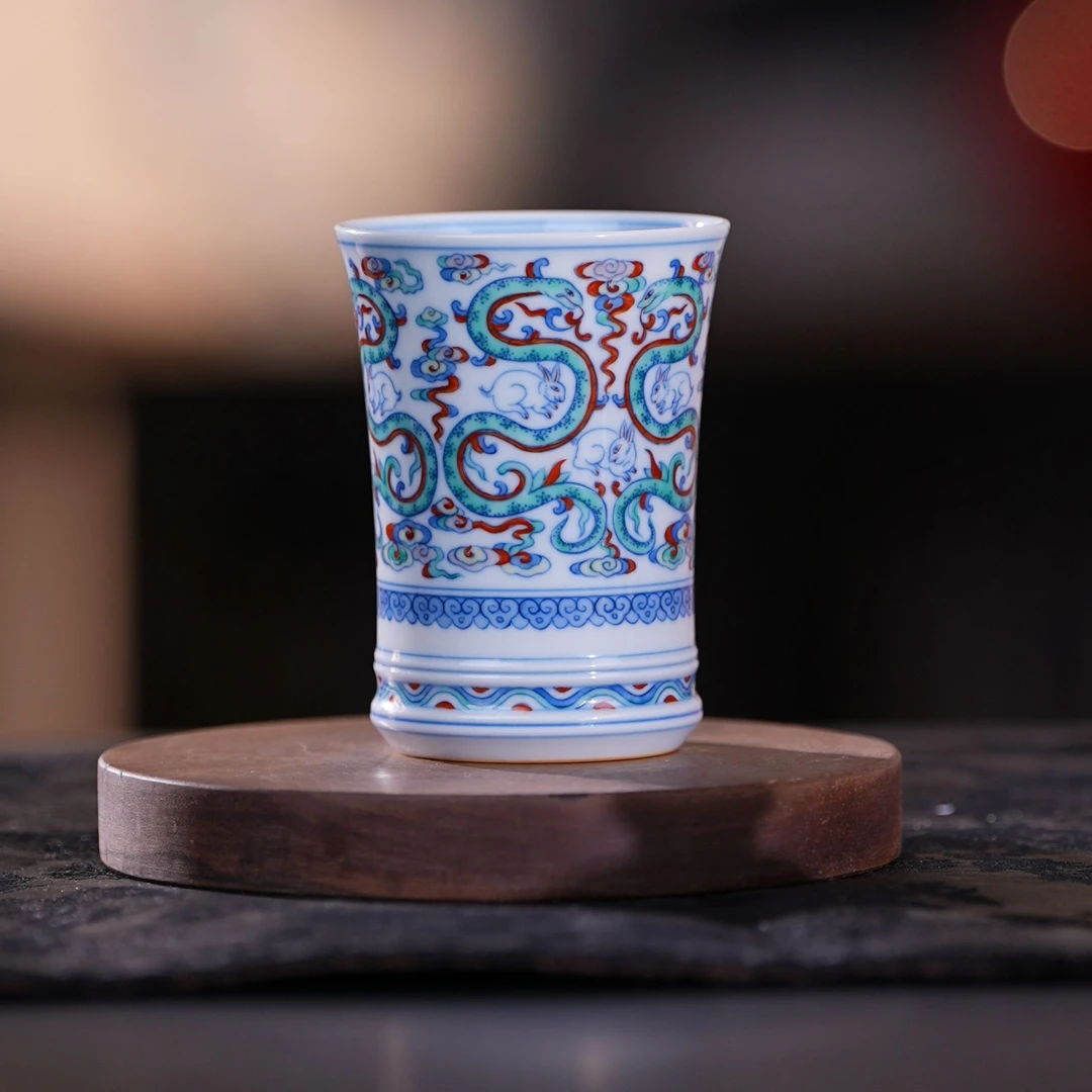 涂杏花丨斗彩蛇盘兔杯 | 周大乐优选