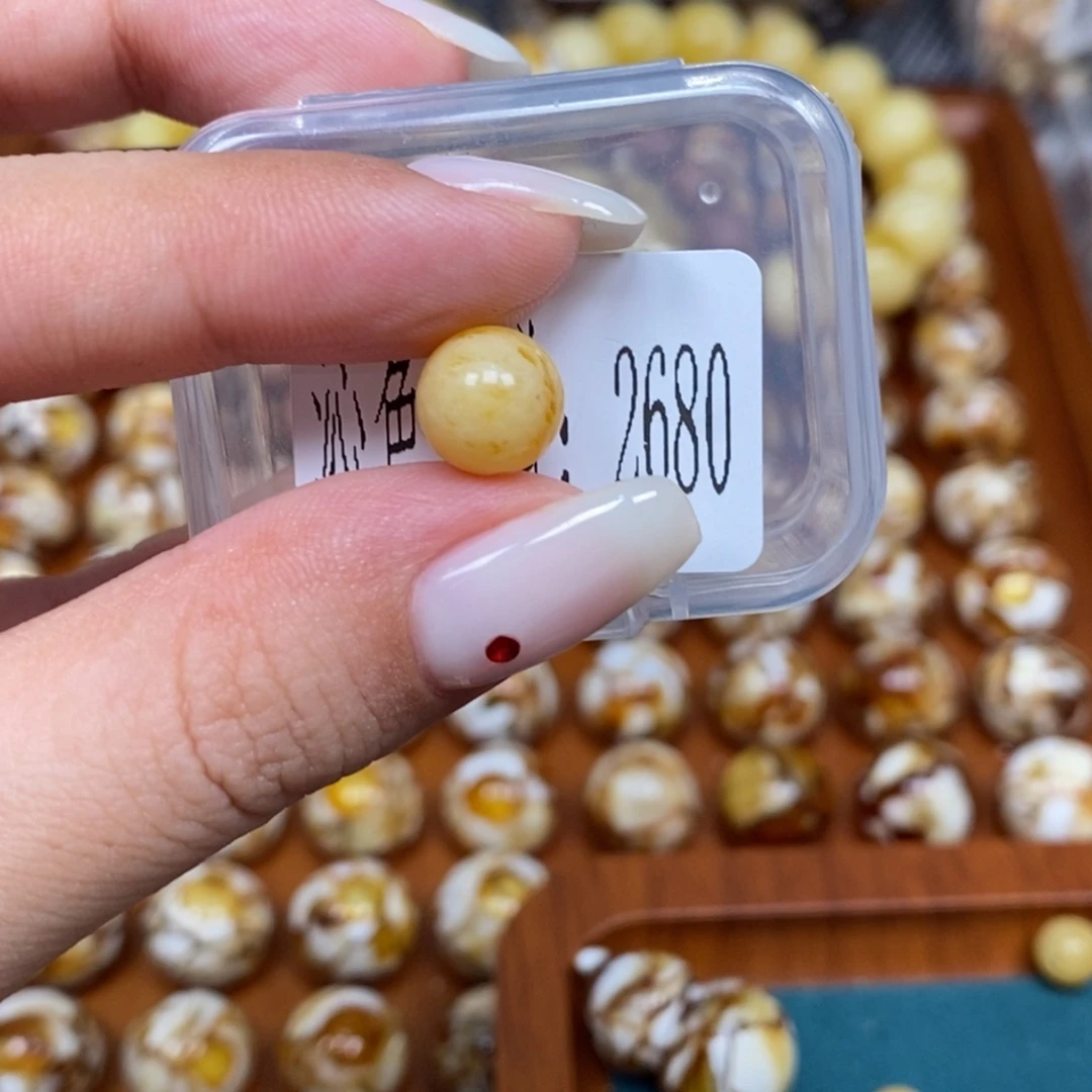 沁色蜜蜡未镶嵌2680