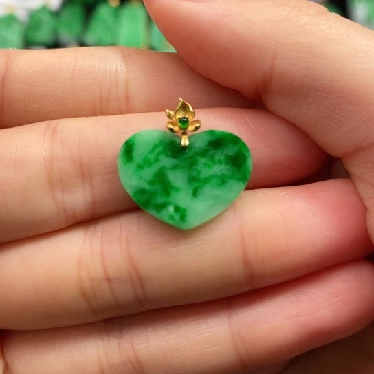 颈饰未镶嵌翡翠吊坠