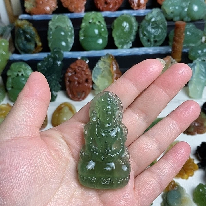 未镶嵌蛇纹石玉颈饰