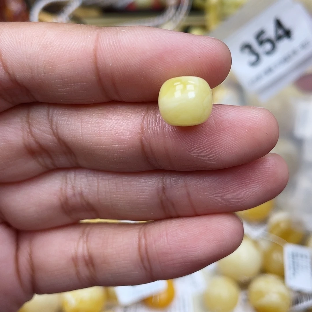 蜜蜡未镶嵌珠宝奇石10.5