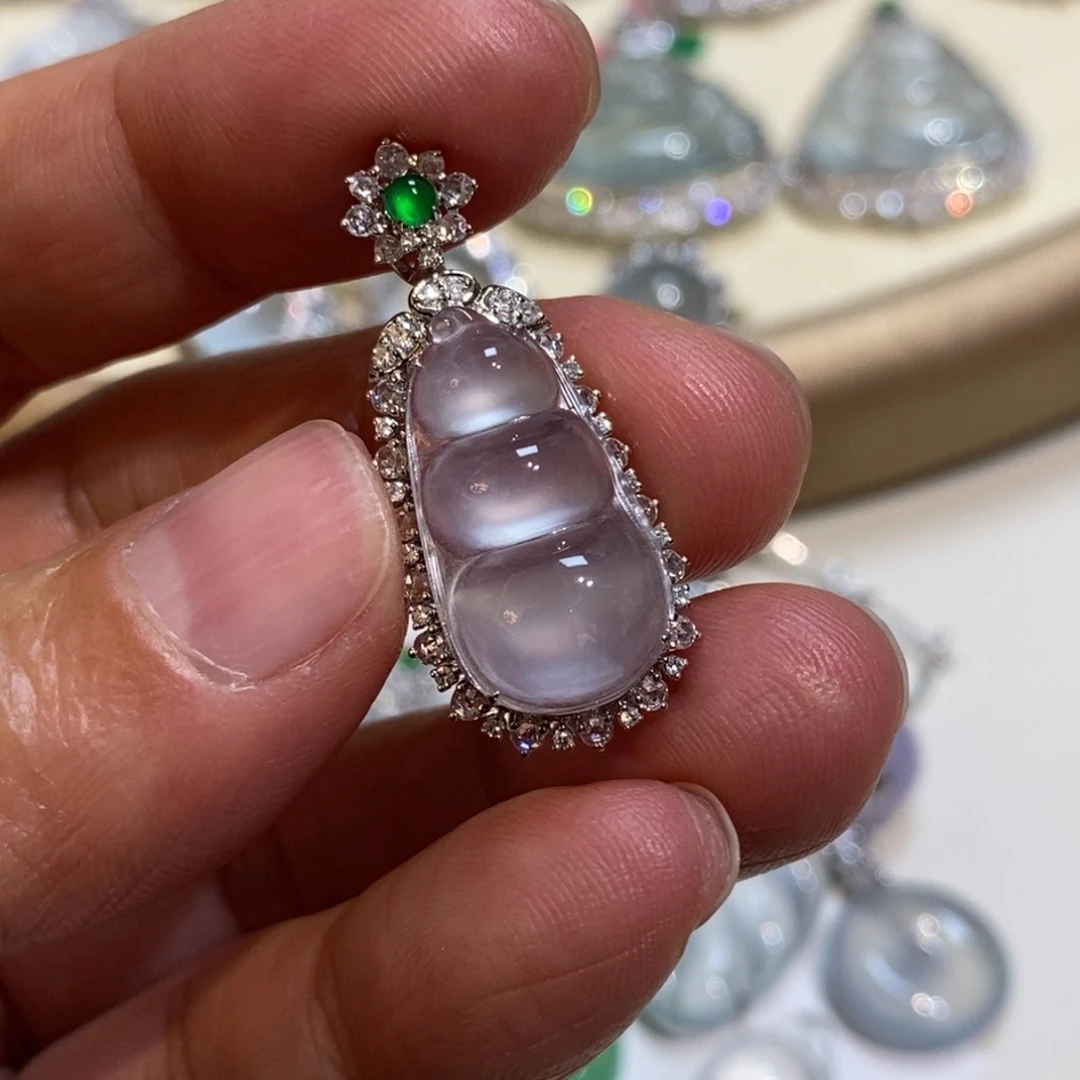 翡翠18K金镶嵌吊坠(不含链)福豆