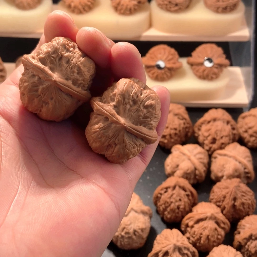 吊坠文玩核桃红方印