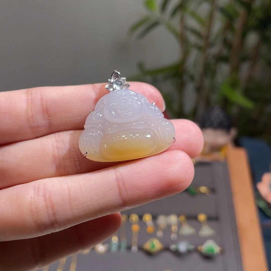 翡翠吊坠(不含链)18K金镶嵌肚里藏金佛公