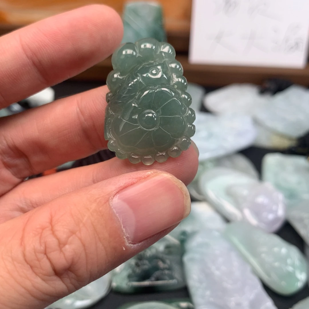 翡翠未镶嵌颈饰福利