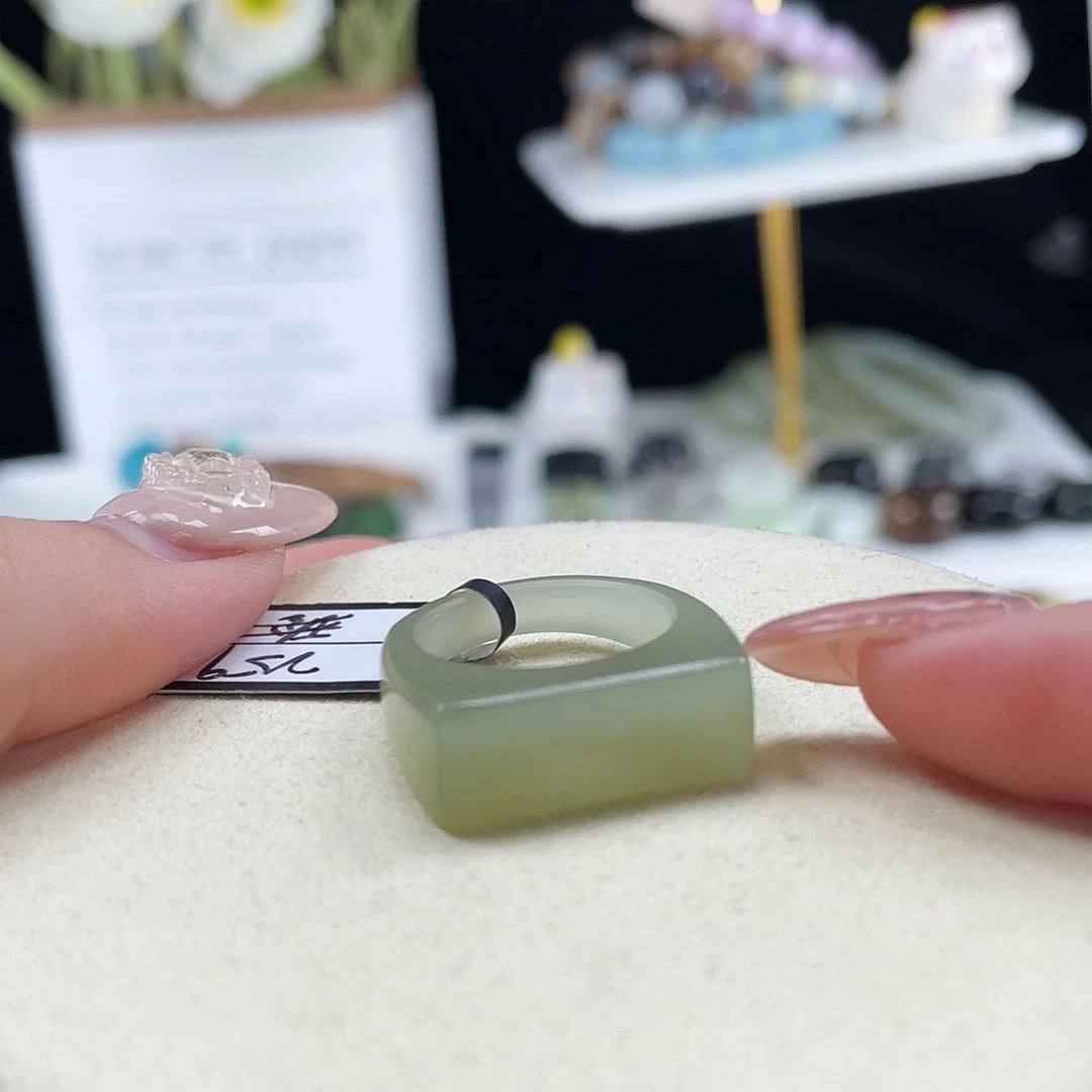 和田玉未镶嵌戒指P114清水马鞍16.5不退换