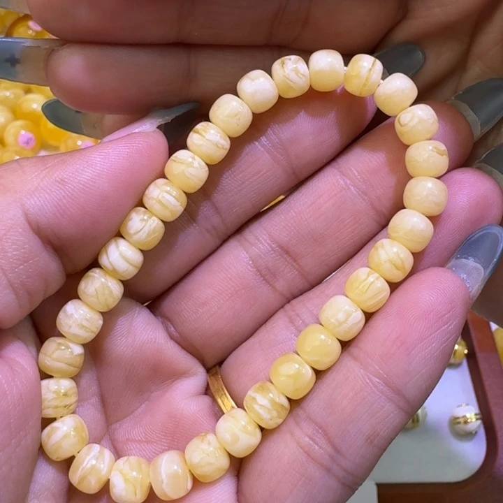 琥珀未镶嵌裸石7mm