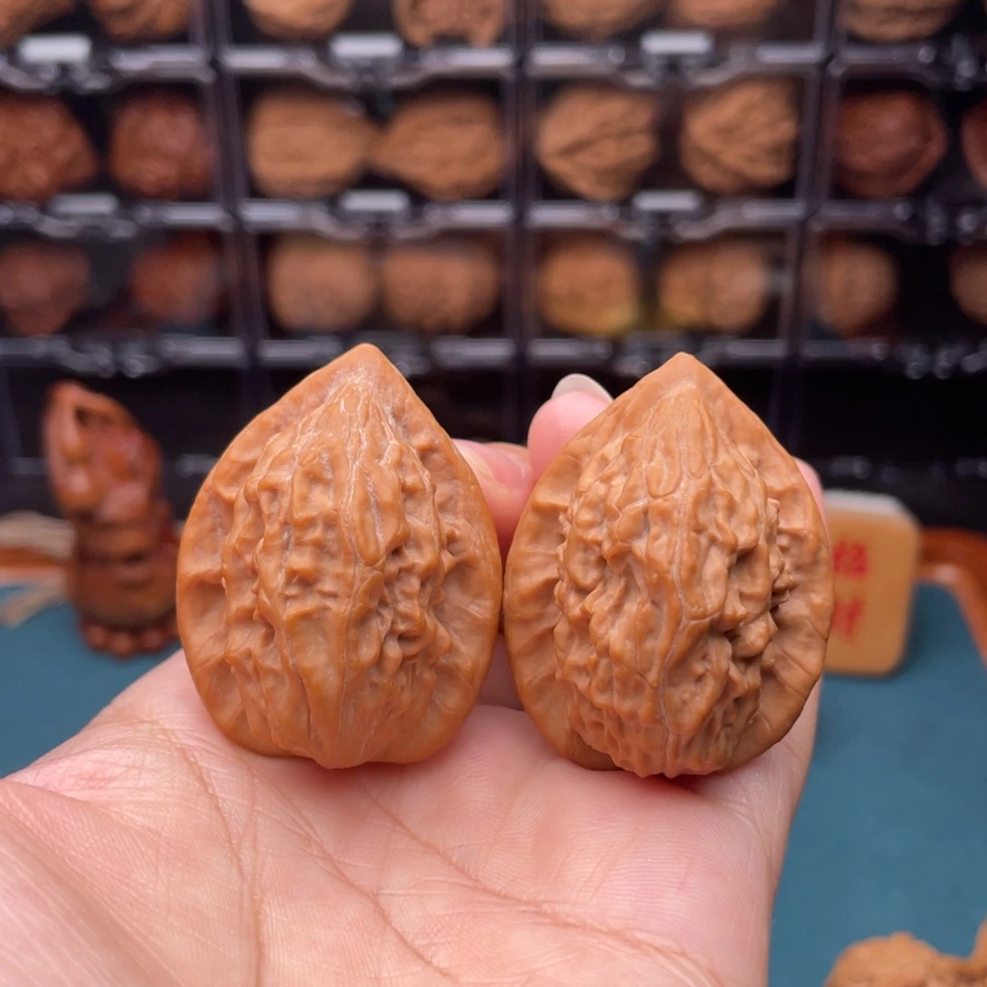 文玩核桃吊坠全品大红袍