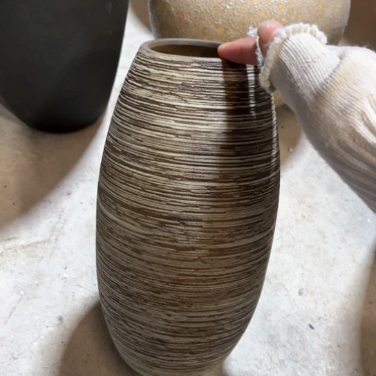 罐默认微瑕，有孔编号21-293