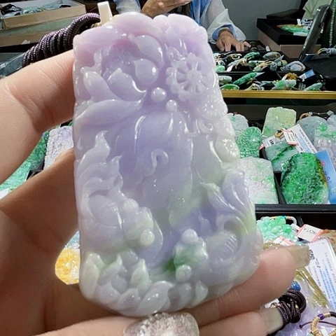颈饰未镶嵌翡翠一个