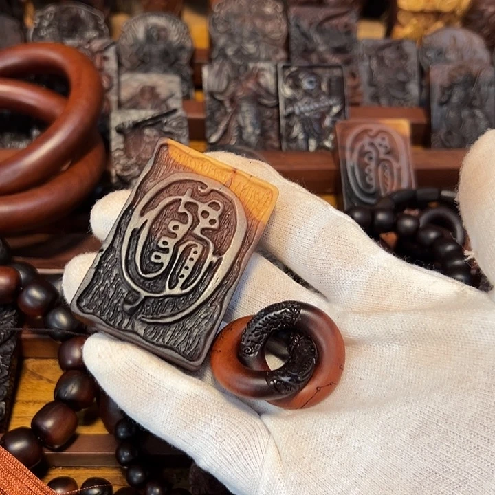 枣木J*?手工制作的小物件