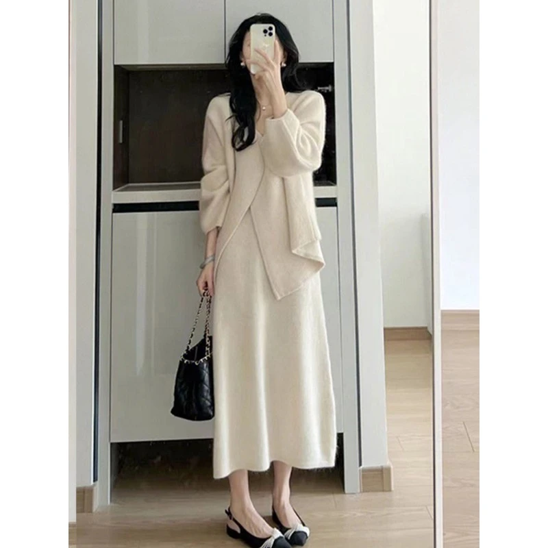 早秋季2025新款今年流行爆款简单大方高级感穿搭连衣裙子女两件套