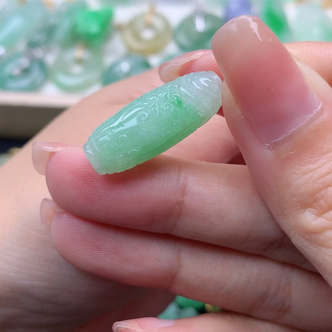 【闪购商品】翡翠未镶嵌吊坠(不含链)