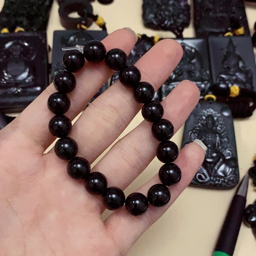 翡翠挂件未镶嵌翡翠