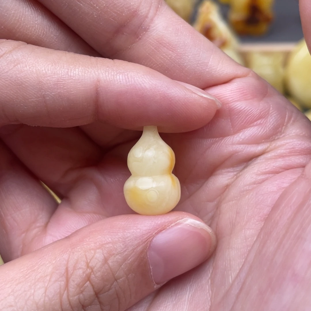 未镶嵌琥珀裸石蜜蜡