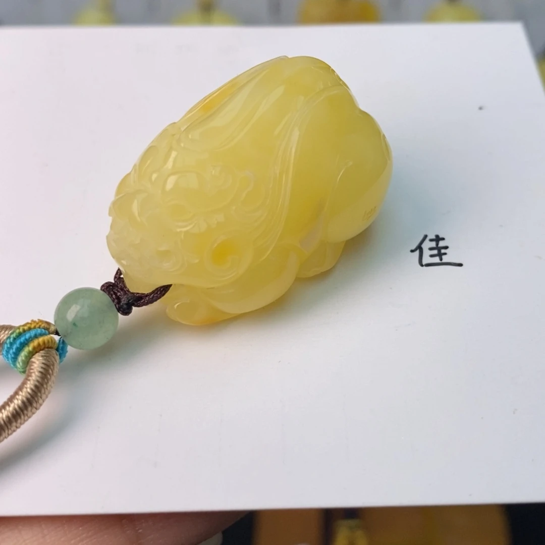 未镶嵌琥珀珠宝奇石