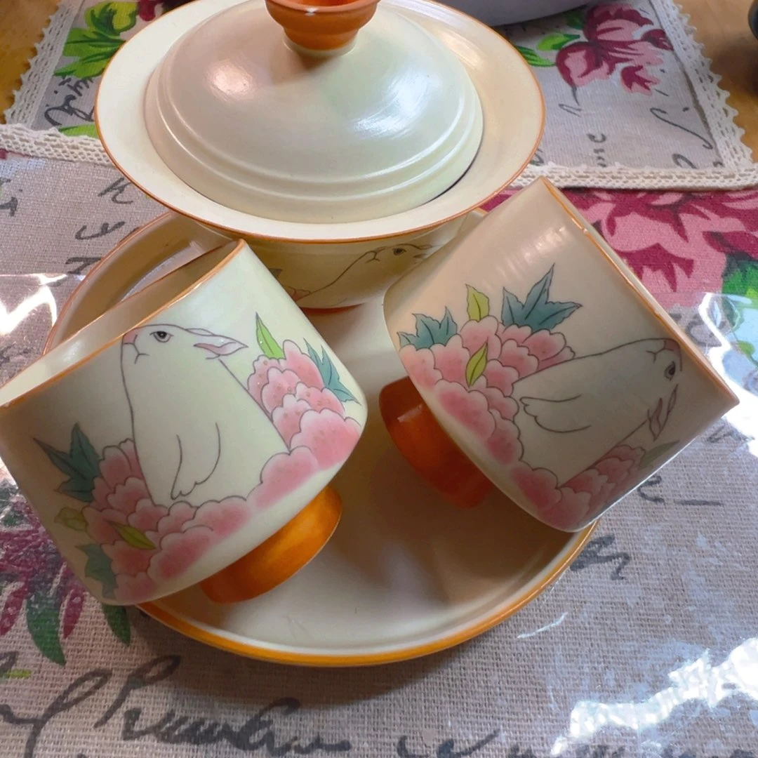 米黄色望月兔盖碗套组一碗两杯➕壶承