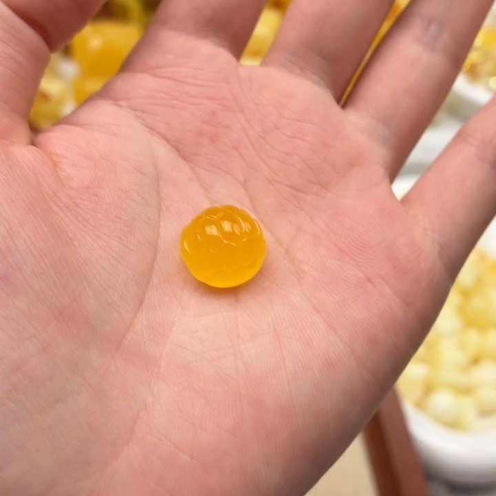 蜜蜡未镶嵌珠宝奇石