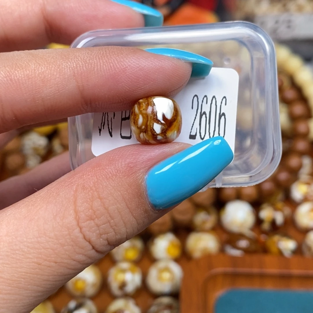 蜜蜡未镶嵌珠宝奇石2606