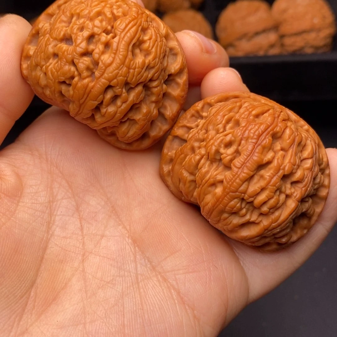 文玩核桃把件秦岭野生核桃