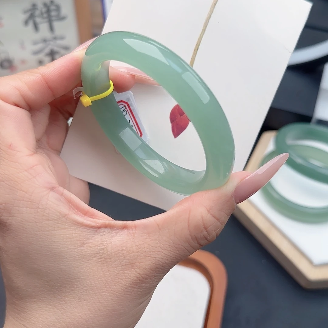 石英质玉未镶嵌手镯58