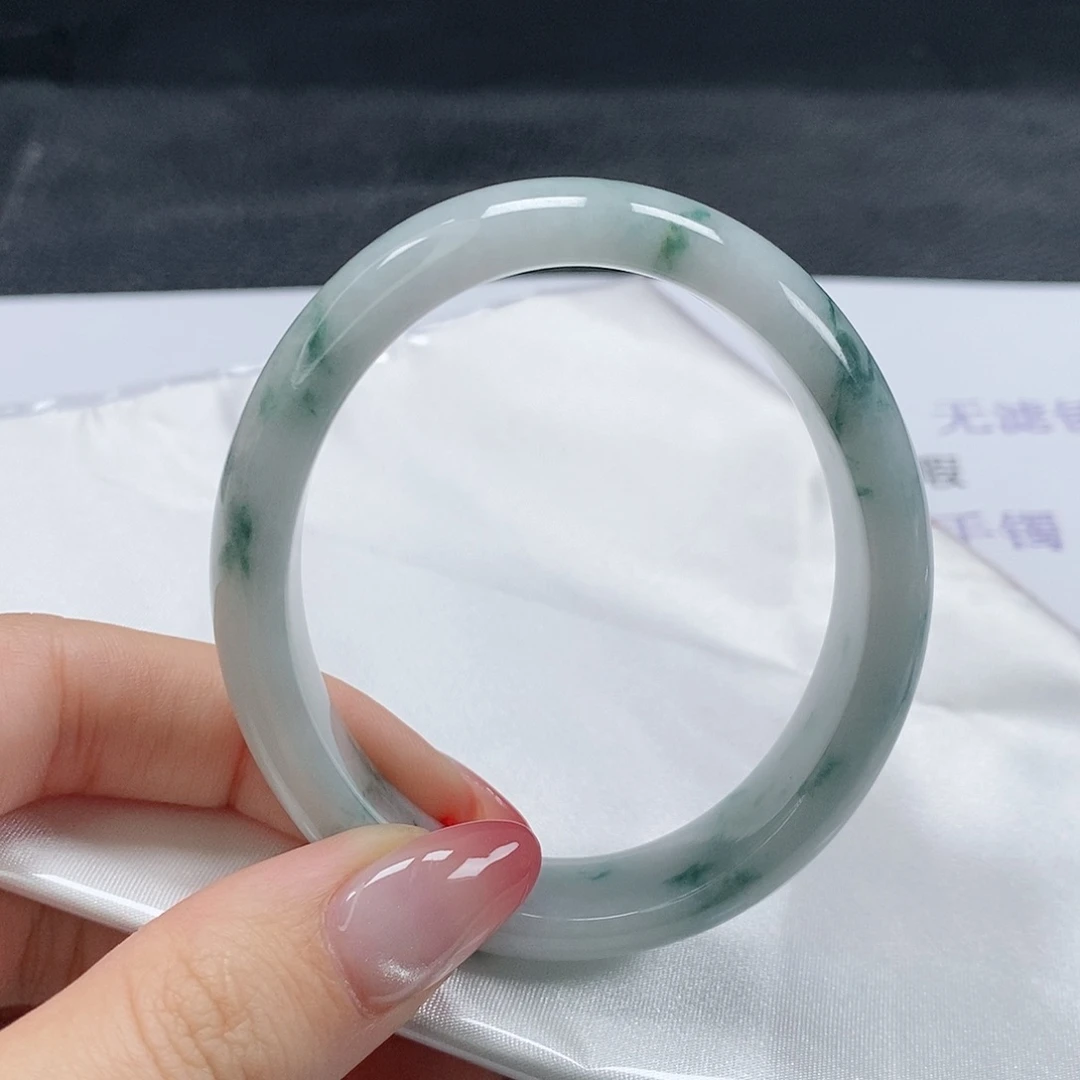 【闪购商品】翡翠手镯（贵妃镯）未镶嵌474号