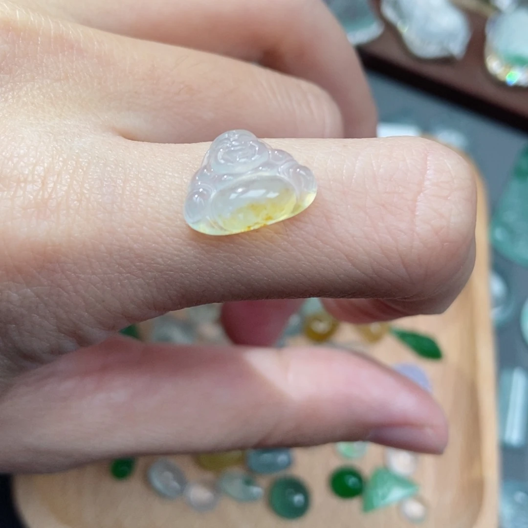 翡翠颈饰未镶嵌翡翠