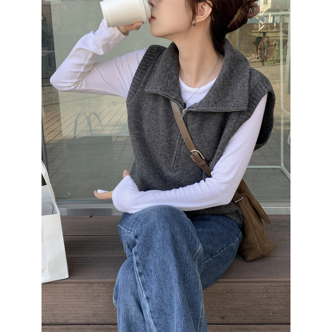 WENNI 小众高端小短款宽松廓形感高领半拉链针织马甲23469