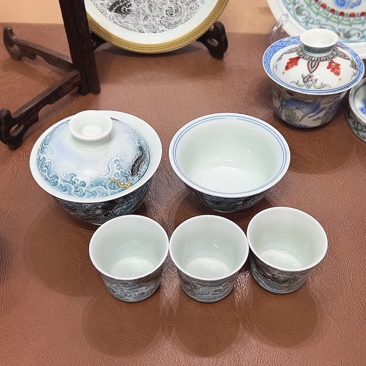 摆件L***D景德镇陶瓷艺术展在上海举办期间举行