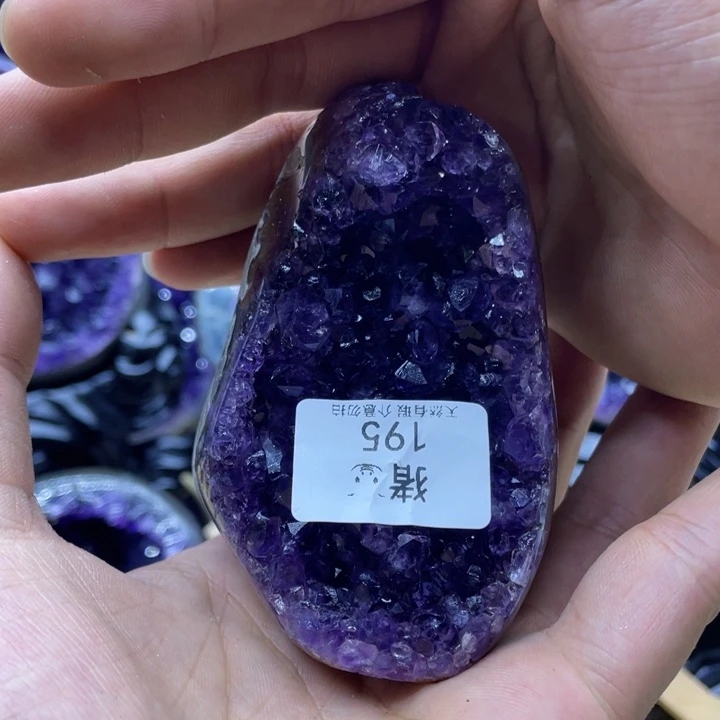 未镶嵌水晶大型摆件（非配饰）